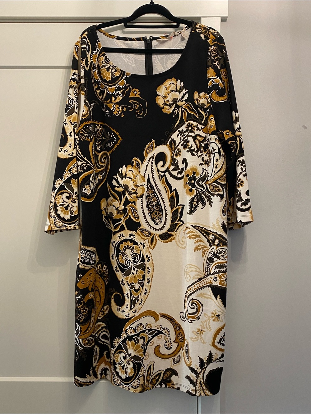 Soft Surroundings Black, Gold & Cream Paisley Long Sleeve Shift Dress